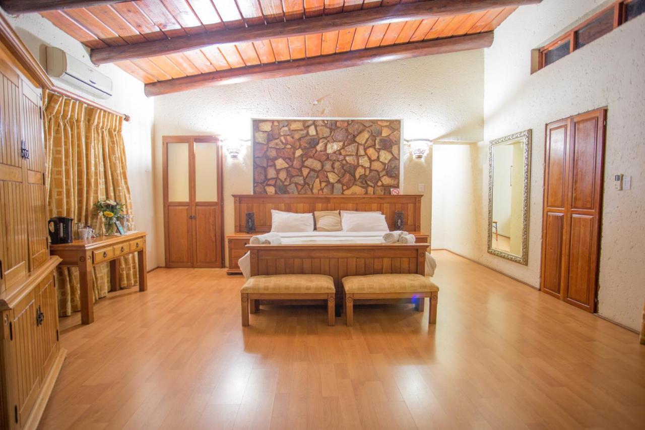 La Montagne Guest Lodge Хартбиспурт Экстерьер фото