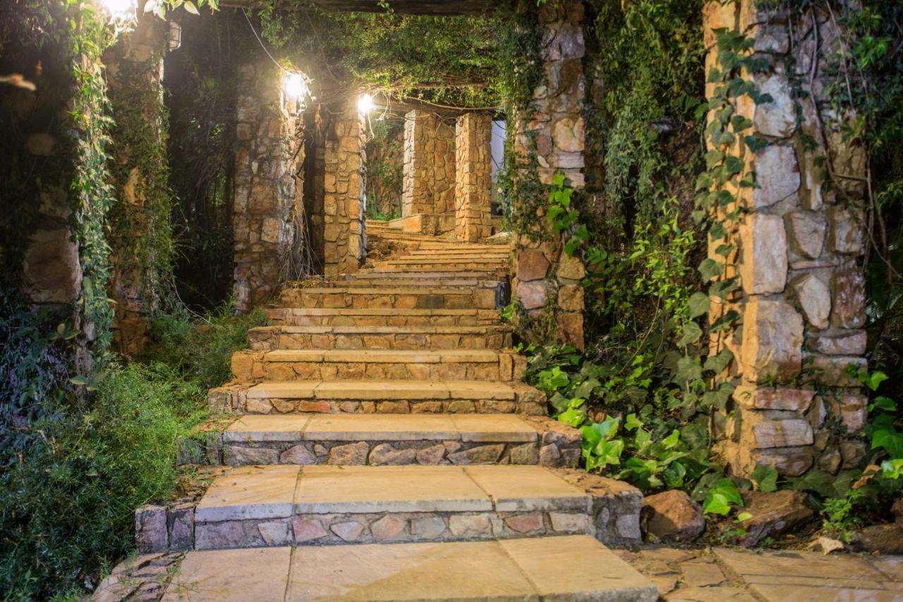 La Montagne Guest Lodge Хартбиспурт Экстерьер фото